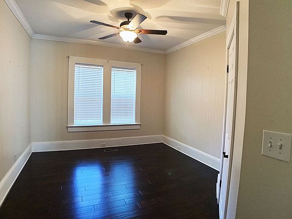 4th image of 711 College Ave