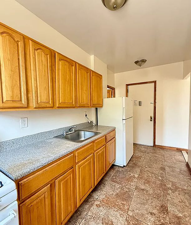 1st image of 1447 E 2nd St #D