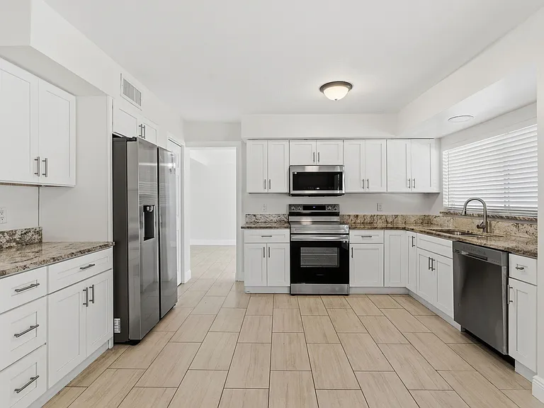 7014 Edenbrook Ct — Photo 12