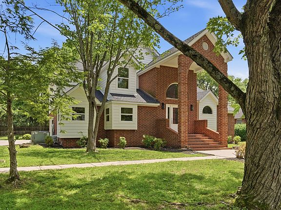 2nd image of 2918 Canterbury Ct