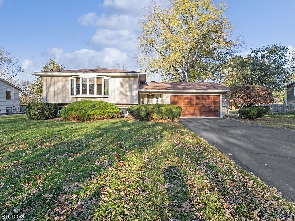 1st image of 15244 W Pinewood Ln