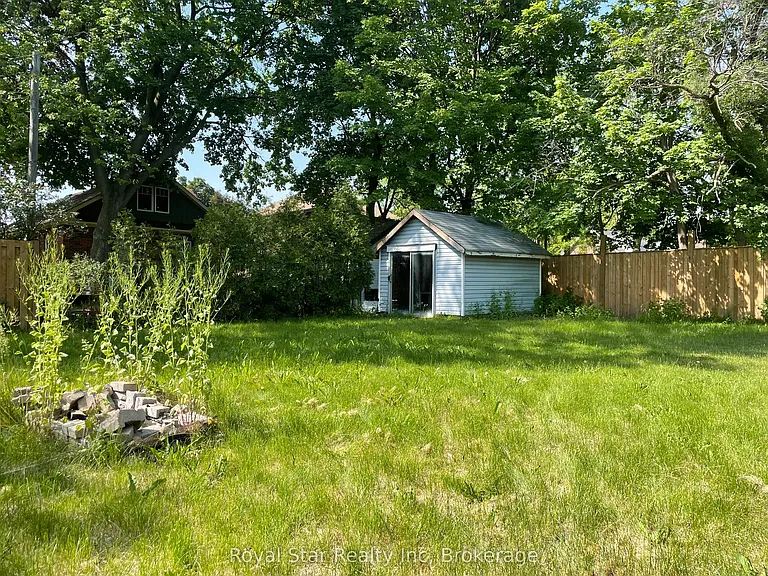 13 Young St — Photo 10