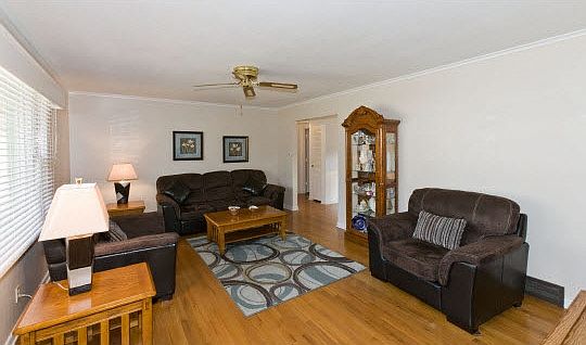 3rd image of 316 Hunter Ave