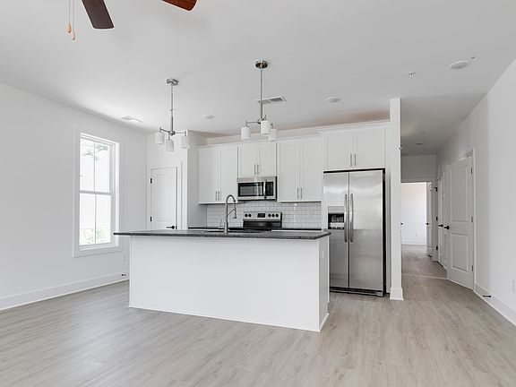 4th image of 2110 P St #101