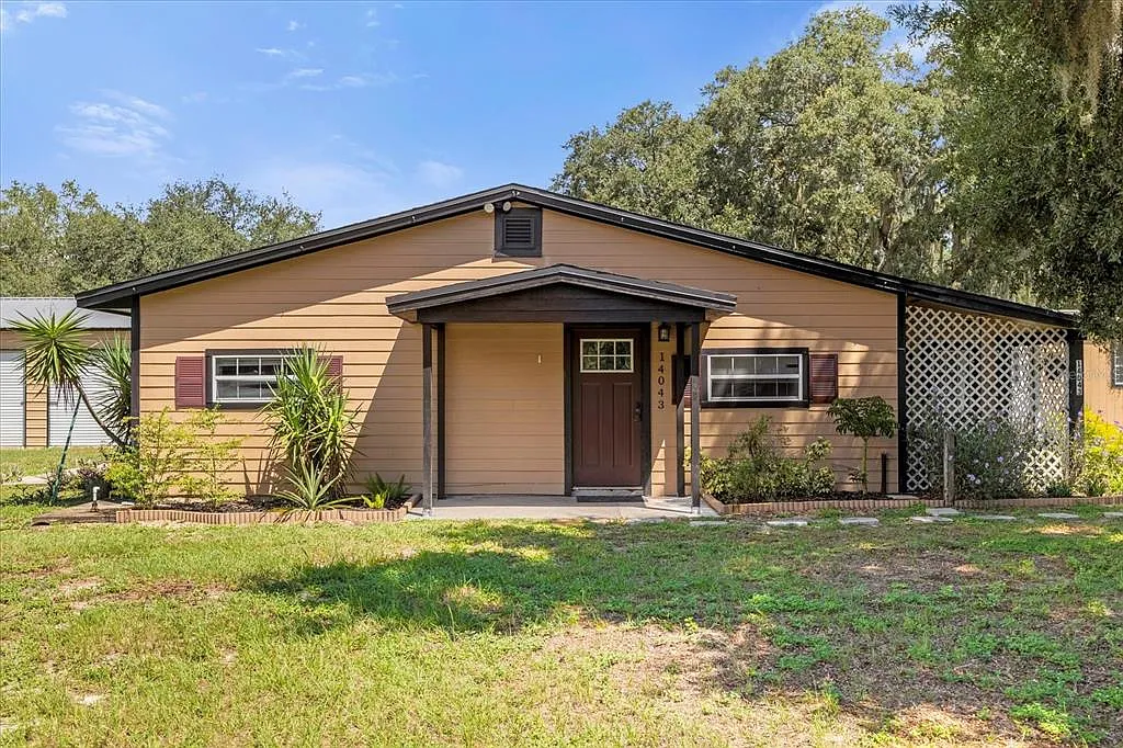 3 bed, 2.0 bath, 1696 sqft, $2,450 — Photo 1