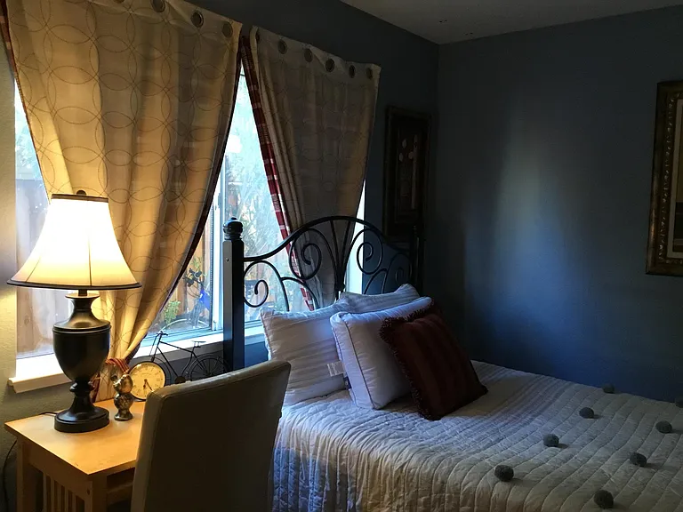 Chaplin Ct — Photo 11