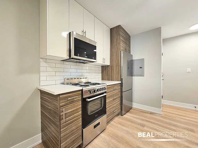 452 W Oakdale — Photo 60
