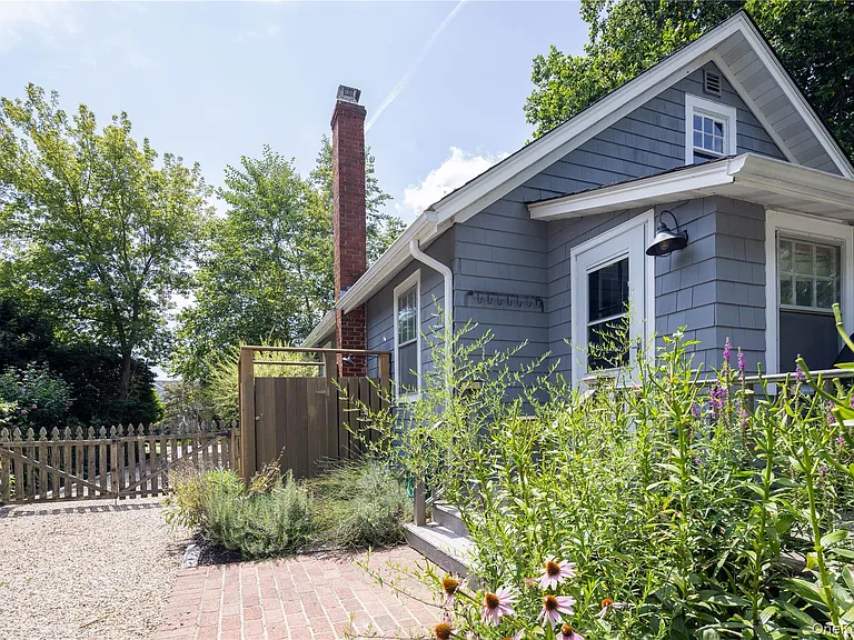 145 Founders Path — Photo 2