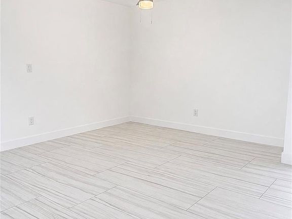 5th image of 225 Georgetown BLVD #25