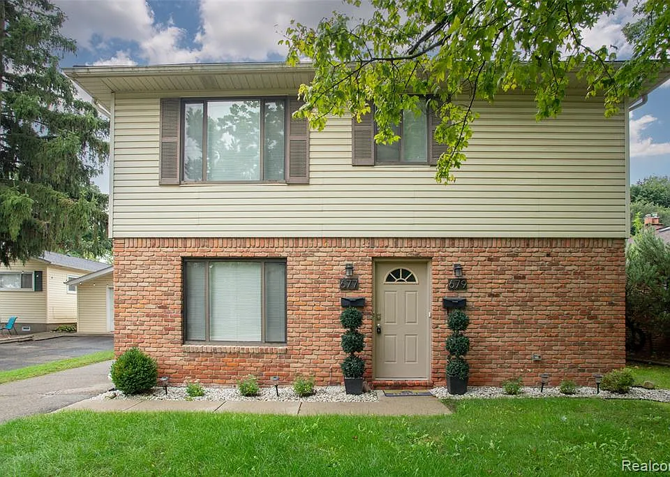 677 Karmada St