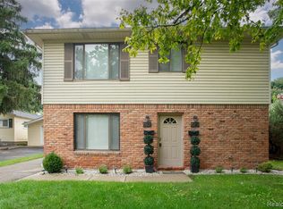 677 Karmada St, Plymouth, MI 48170