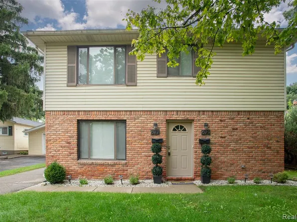 677 Karmada St, Plymouth, MI 48170