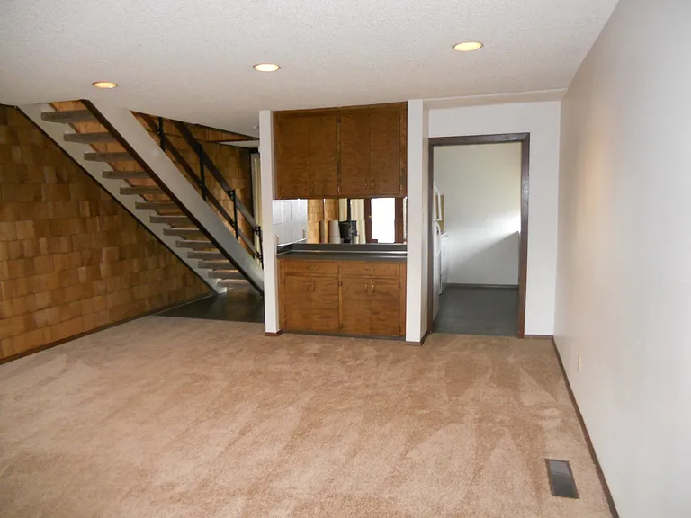 Spacious 2 bedroom 1 bath 1192 sq ft. — Photo 10