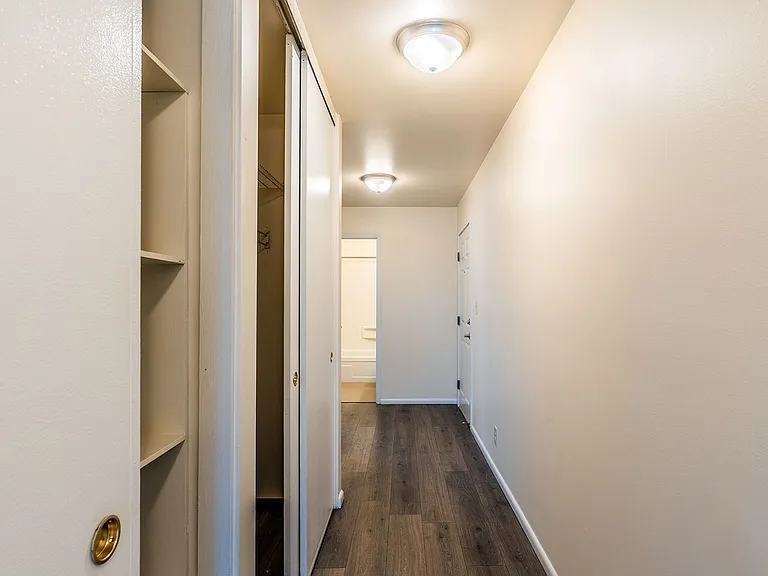 Fairway Apartments — Photo 23