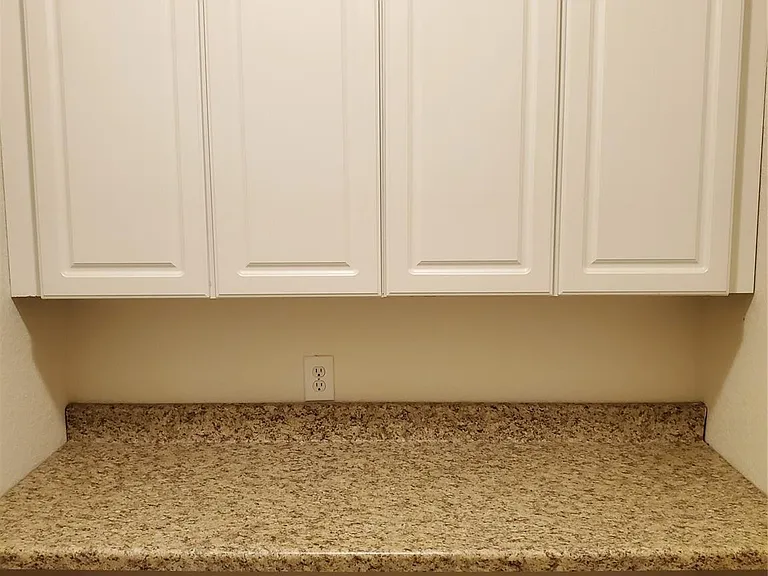 2715 Falling Forest Ct — Photo 36