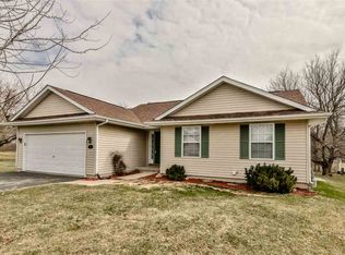 125 Lamplighter Loop SE, Poplar Grove, IL 61065