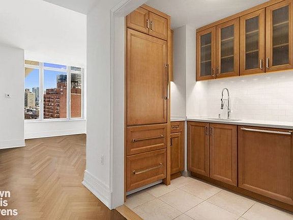 4th image of 205 E 85th St APT 12M