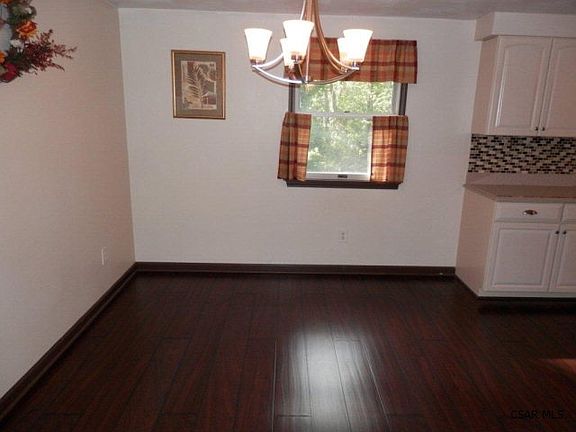 4th image of 124 Lehigh St