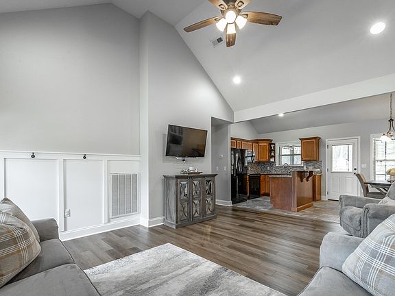 5th image of 188 Southern Dr