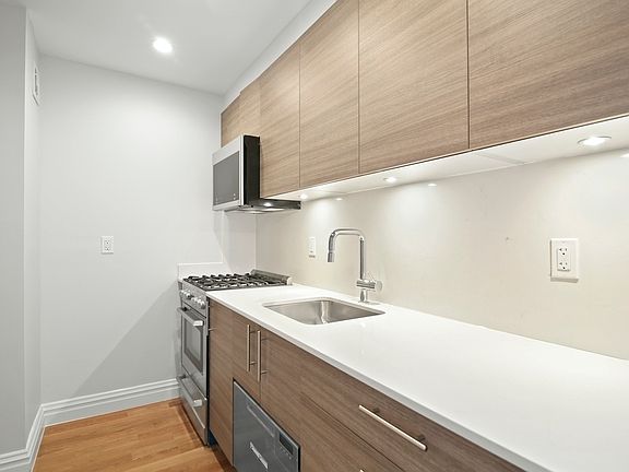 4th image of 108 W 15th St #6N