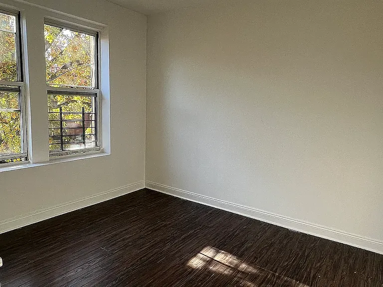 24-16 29th St #21 — Photo 5