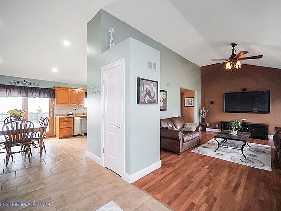 3rd image of 513 Stafford Dr