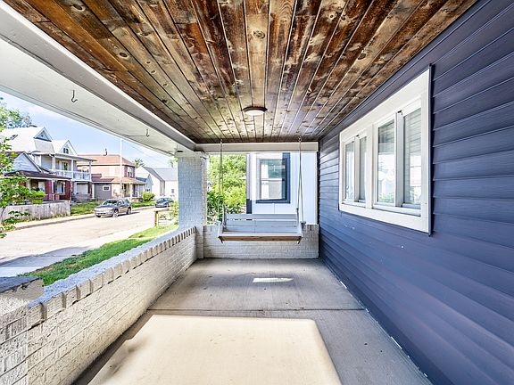 3rd image of 1134 Hoyt Ave