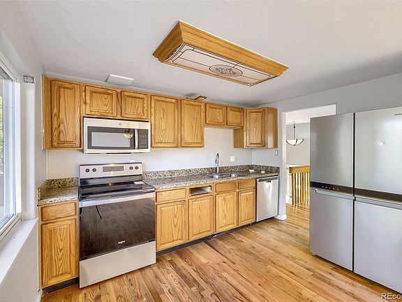 5th image of 9640 Fox Street