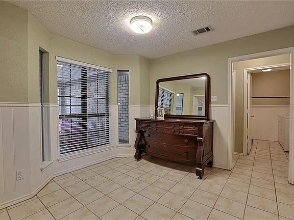 2nd image of 1950 Shady Oaks Dr