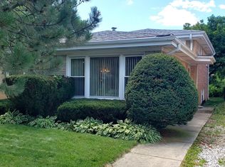 8536 Crawford Ave, Skokie, IL 60076