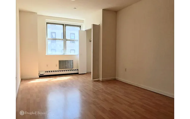 Rented by Douglas Elliman | media 19