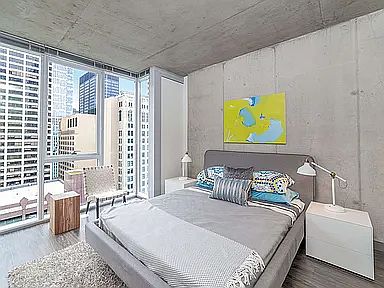 5th image of 216 N La Salle St #601