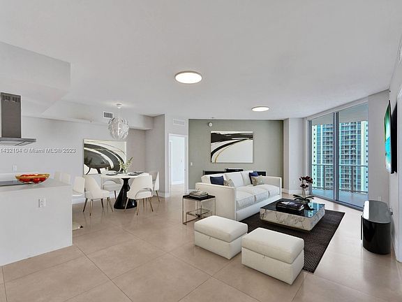 3rd image of 17111 Biscayne Blvd Unit 1707