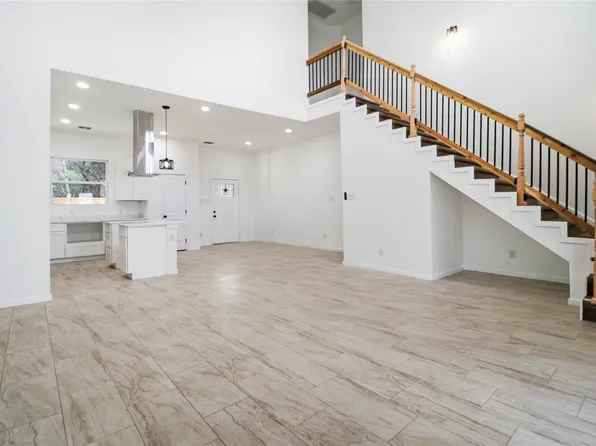 118 Crazy Cross Rd, Wimberley, TX 78676