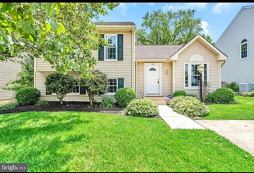 207 Kinross Dr Photo 1