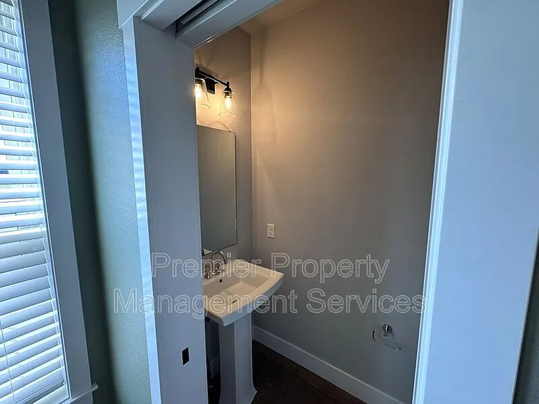 1678 Saint George Blvd — Photo 6