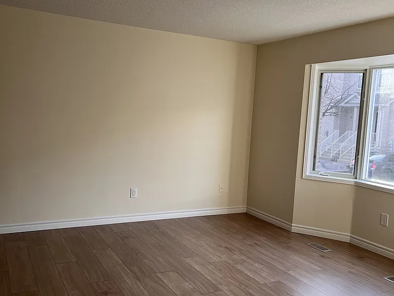 490 Veterans Dr #9 — Photo 3