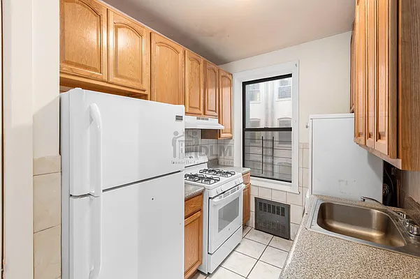 Sold by Oxford Property Group | media 5