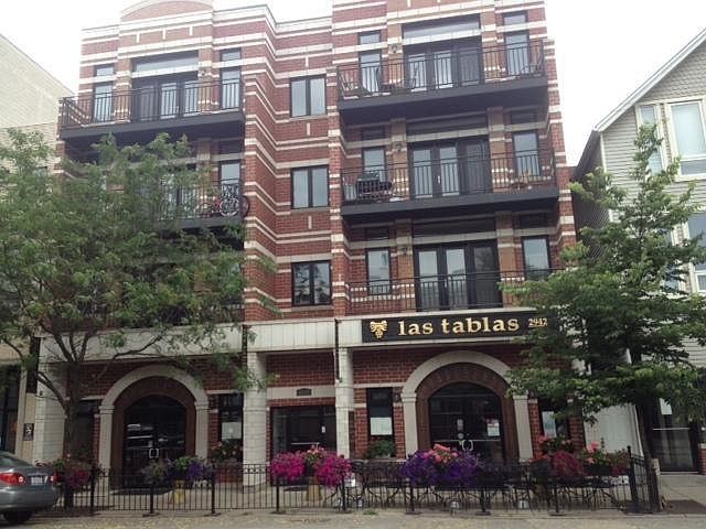 1st image of 2940 N Lincoln Ave #3