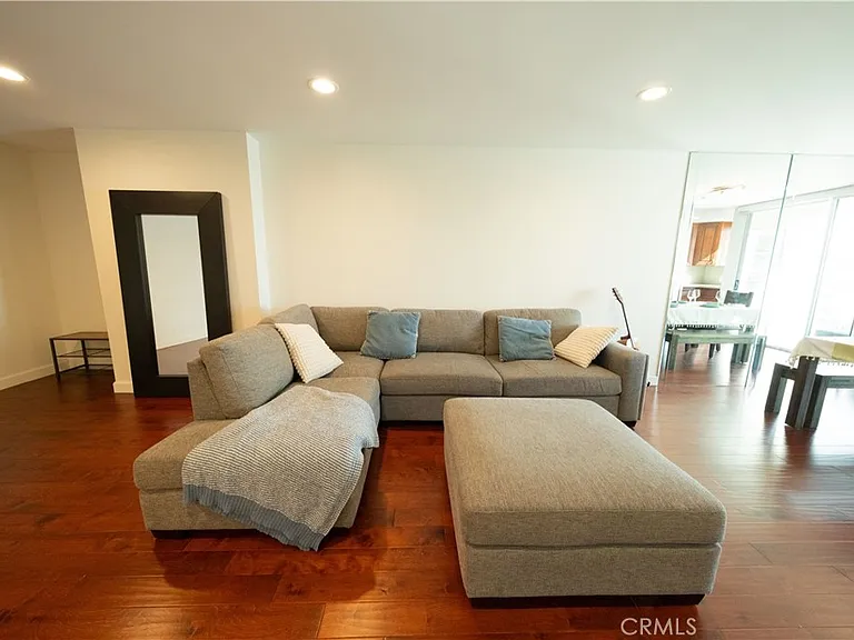 10751 Wilshire Blvd #1405 — Photo 11