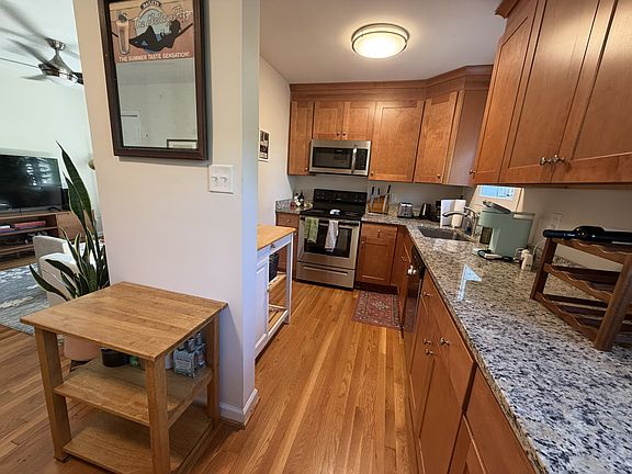 5th image of 3331 Cutshaw Ave APT 10