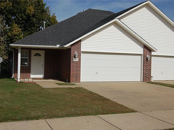 4th image of 2300/2304 Skyler Dr