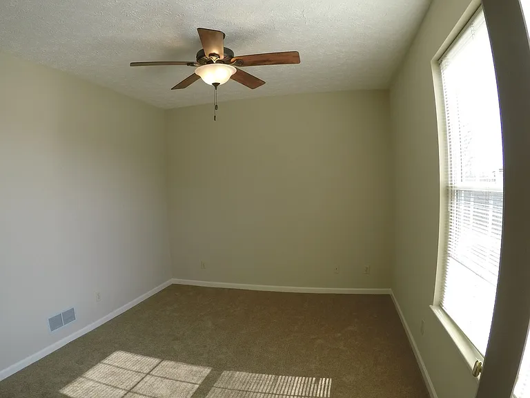 Portledge Commons, 1 and 2 Bedroom apartments, carport, central Lafayette — Photo 31