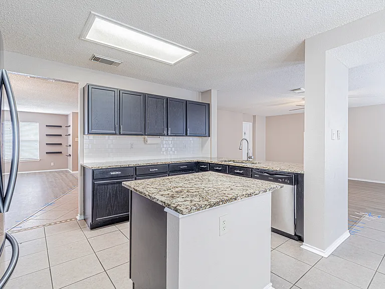 420 Ashley Park — Photo 23