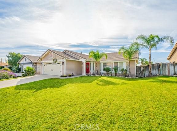 3rd image of 2571 W Buena Vista Dr