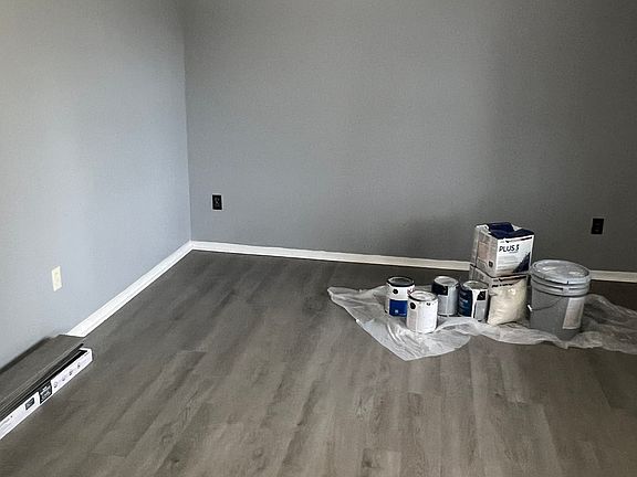 2nd image of 2129 Amelia Ave