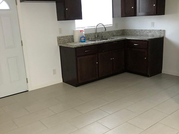 4th image of 322 W 120th St