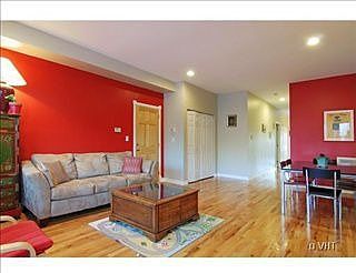 3rd image of 1520 N Leavitt St #2