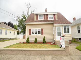 187 Oakdale Ave, Pawtucket, RI 02860