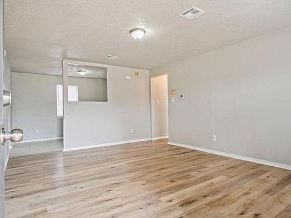 2nd image of 1165 SE 19th St